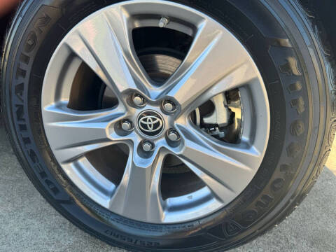 2022 Toyota RAV4 Hybrid LE