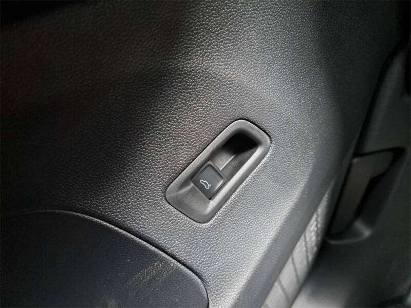 2025 Volkswagen Atlas SE