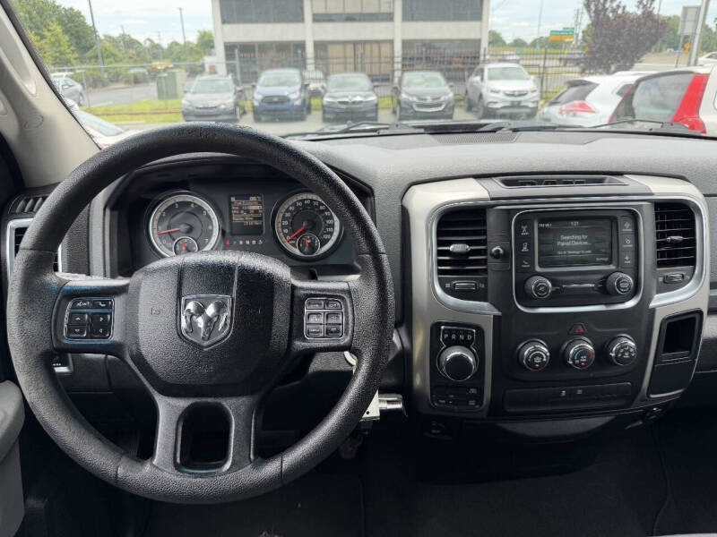 2017 RAM 1500 SLT