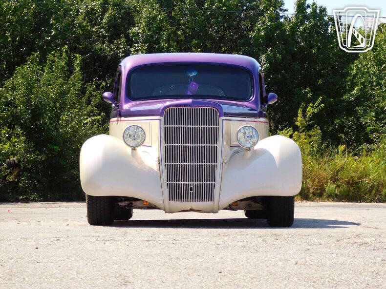 1935 Ford Tudor