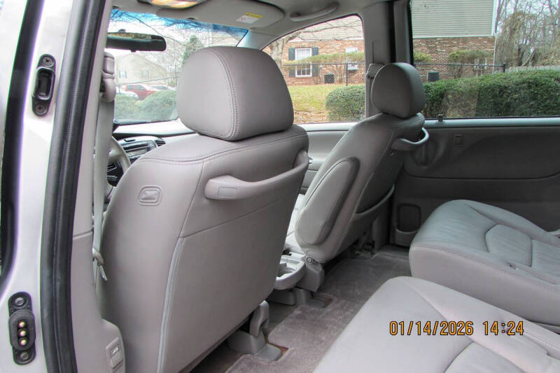 2003 Mazda MPV ES