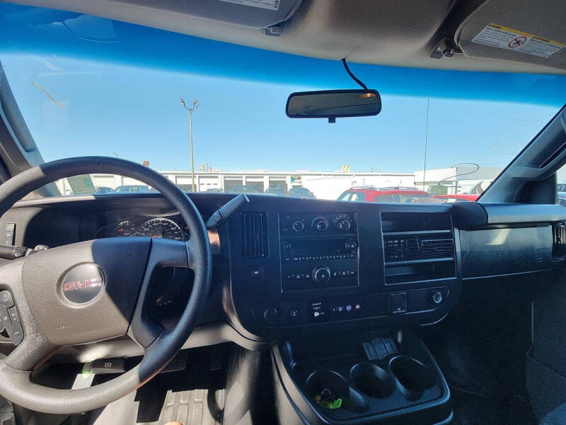2025 GMC Savana 2500