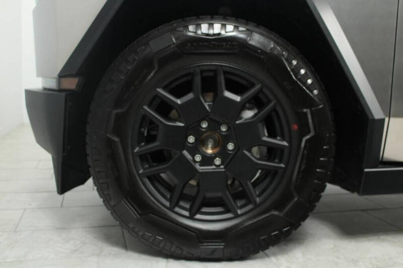 2024 Tesla Cybertruck Cyberbeast