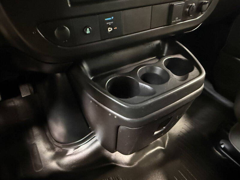 2017 GMC Savana 2500