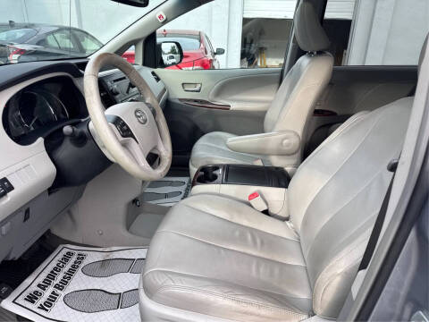 2013 Toyota Sienna
