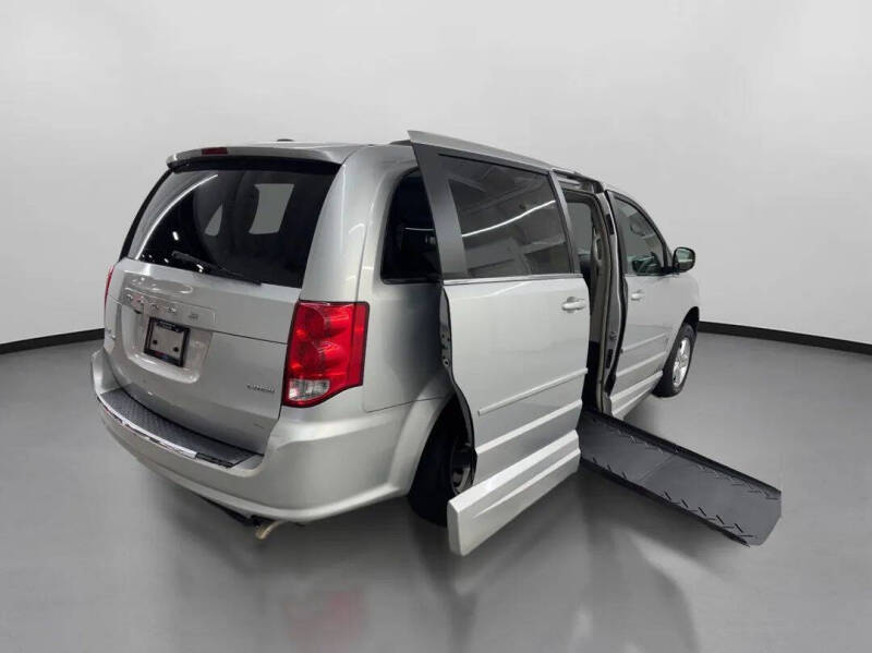2011 Dodge Grand Caravan Crew
