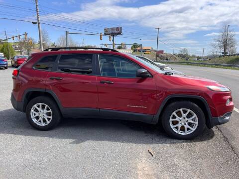 2016 Jeep Cherokee for sale at FAMILY AUTO II in Pounding Mill VA