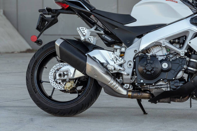 2015 Aprilia Tuono V4