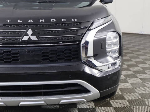 2025 Mitsubishi Outlander PHEV SE