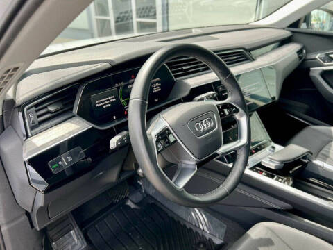 2024 Audi Q8 e-tron quattro Premium Plus