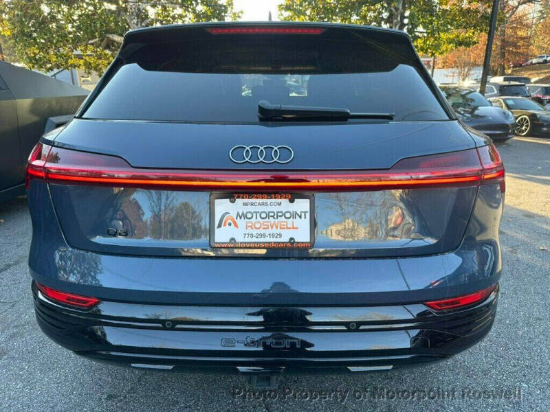 2024 Audi Q8 e-tron quattro Premium