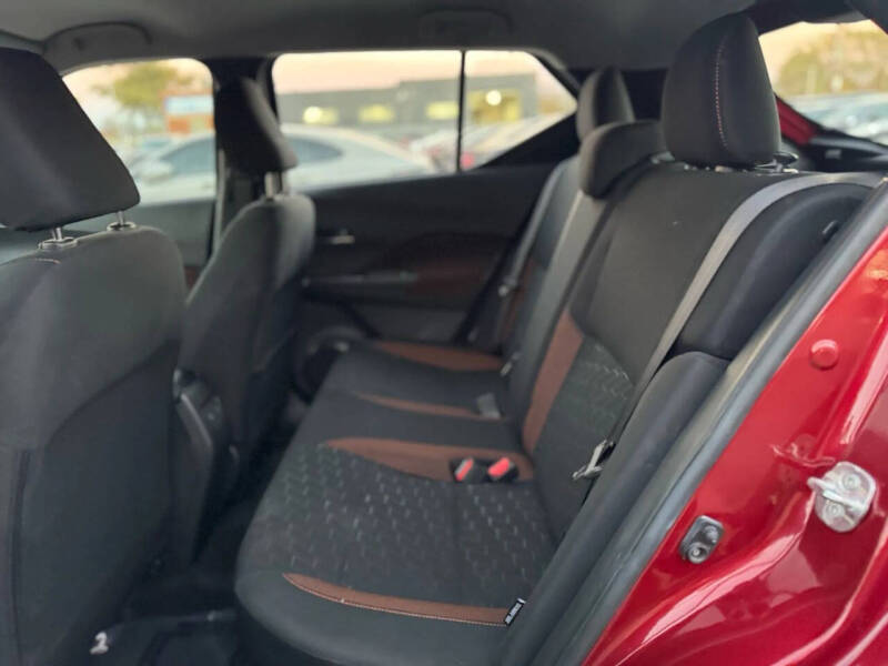 2024 Nissan Kicks SR