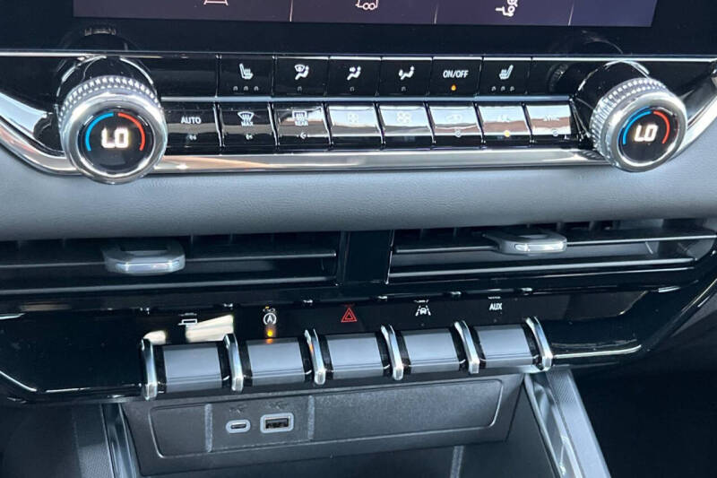 2025 GMC Canyon Elevation