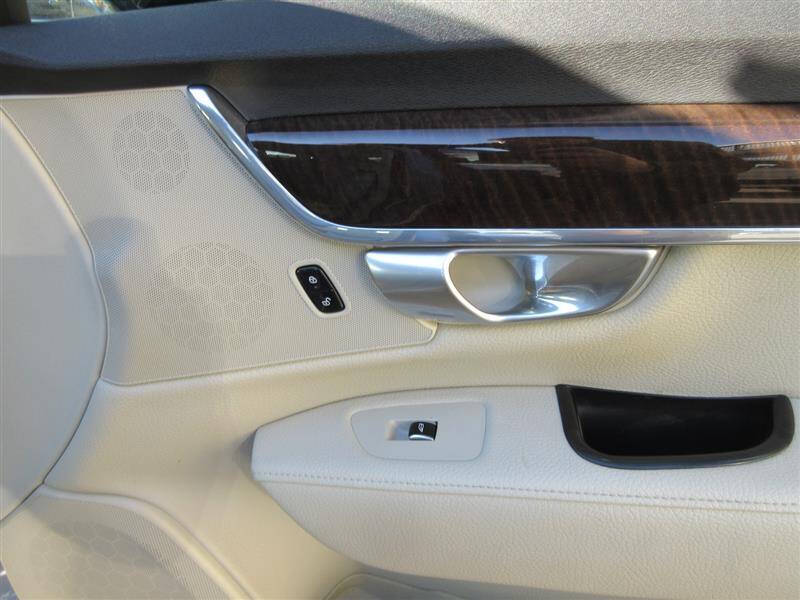 2018 Volvo S90 T5 Momentum