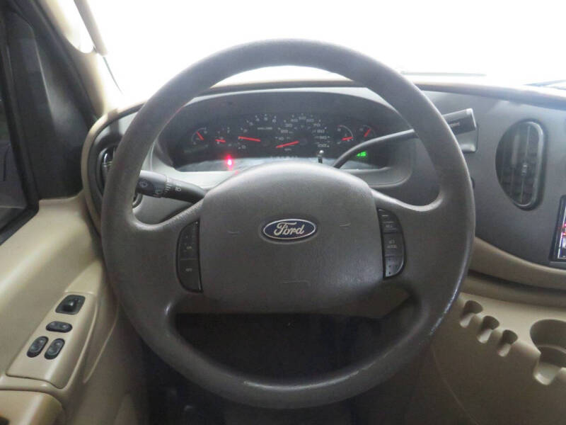 2005 Ford E-Series E-150 XL