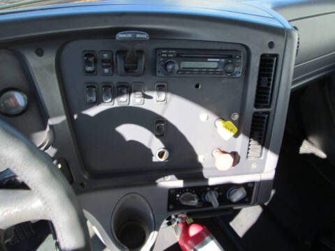 2011 Freightliner Business class M2