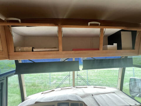 2007 Winnebago Adventurer