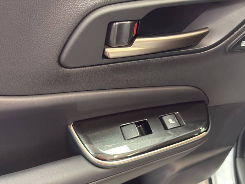 2025 Toyota Crown Signia Limited