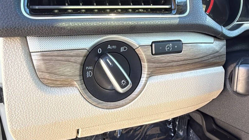 2018 Volkswagen Passat 2.0T SE