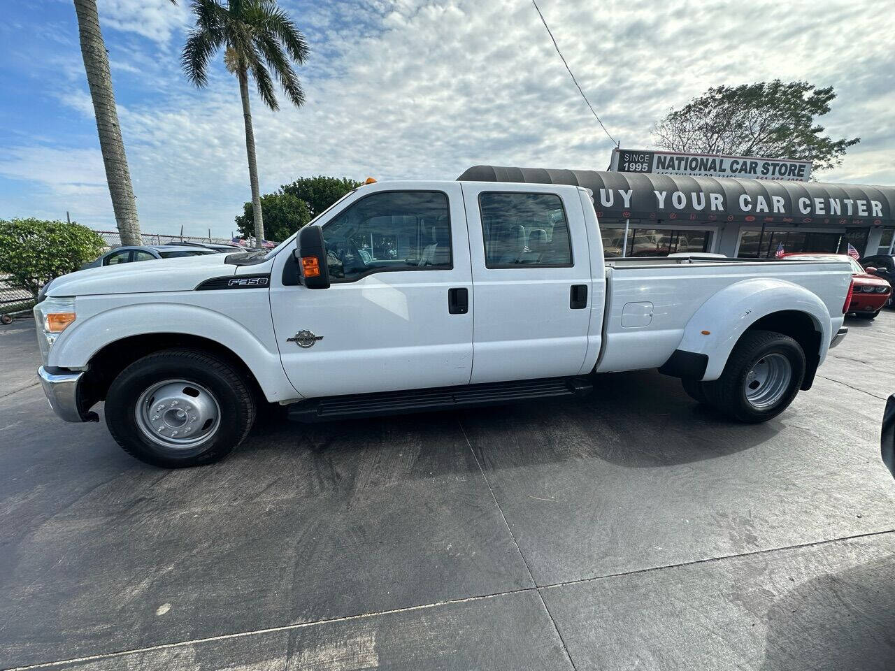 2015 FORD F-350 Pickup - $24,900