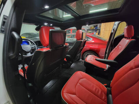 2020 Chrysler Pacifica Limited Red S