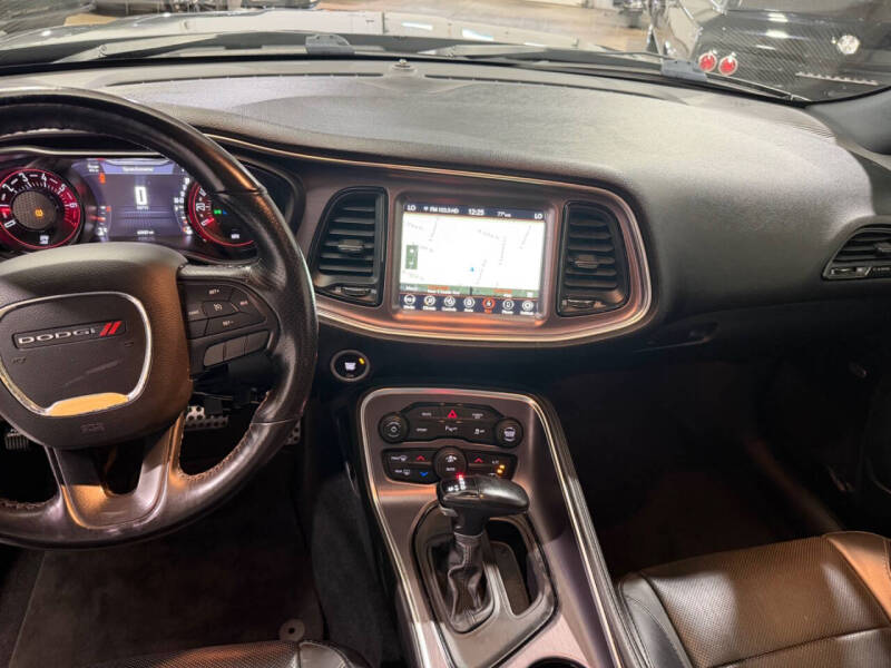 2018 Dodge Challenger SXT Plus