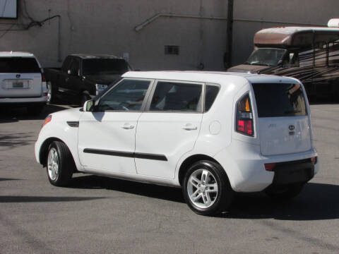 2011 Kia Soul +