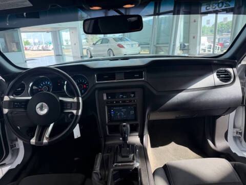 2014 Ford Mustang V6