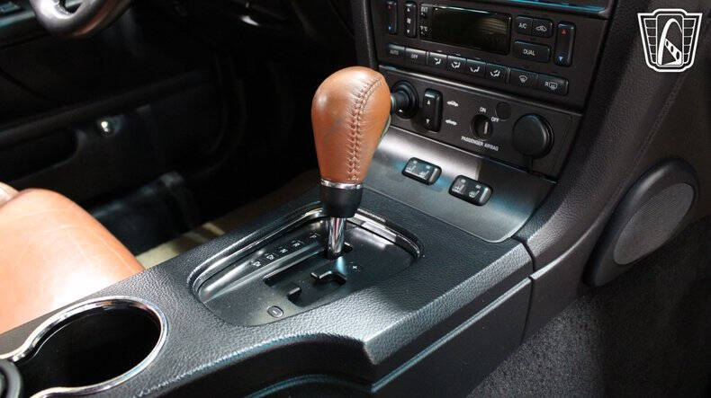 2003 Ford Thunderbird