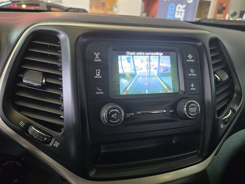 2016 Jeep Cherokee Sport