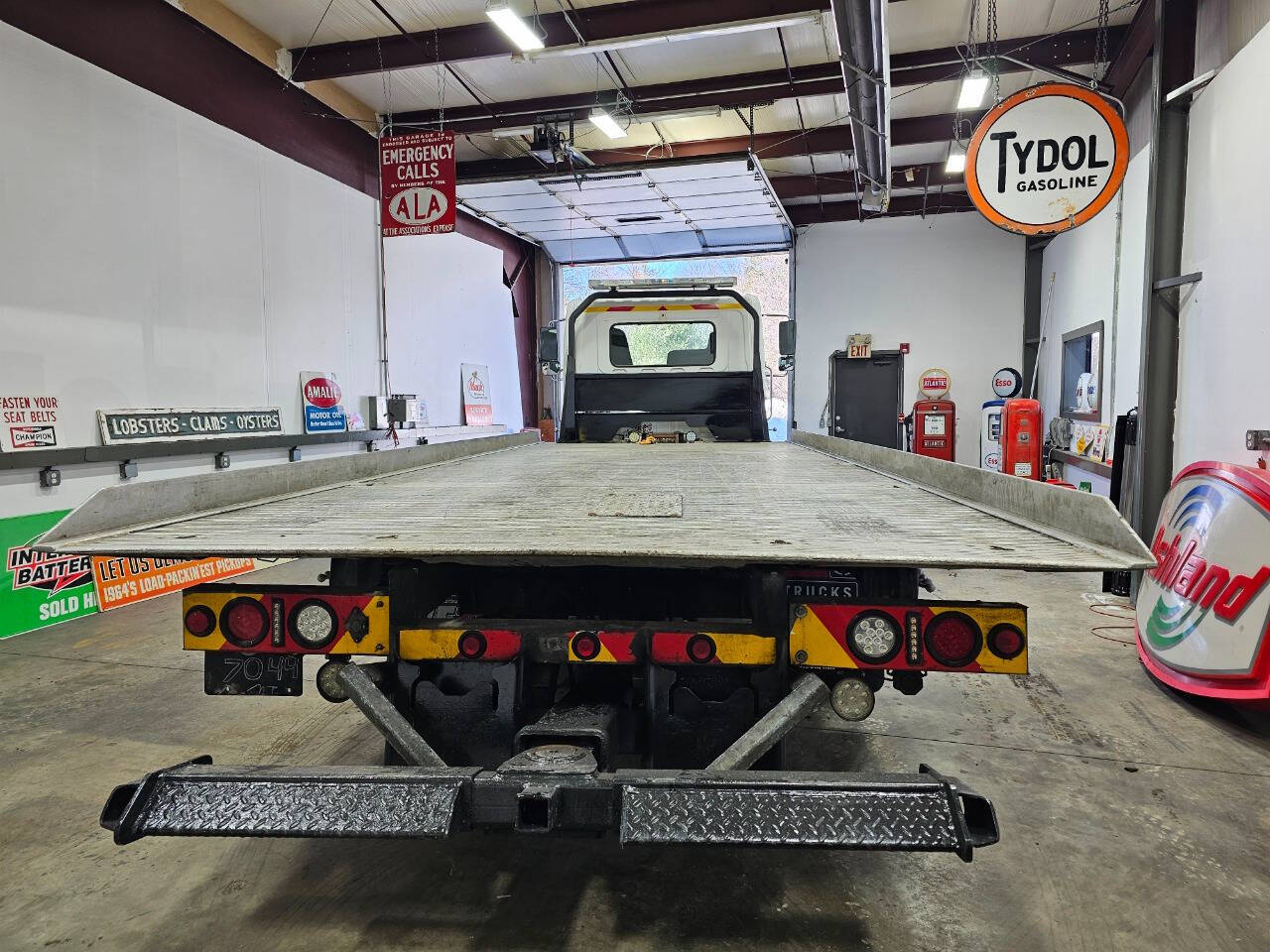2019 Hino 258 4