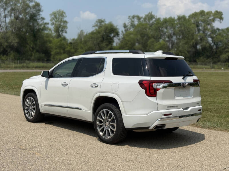 2023 GMC Acadia Denali