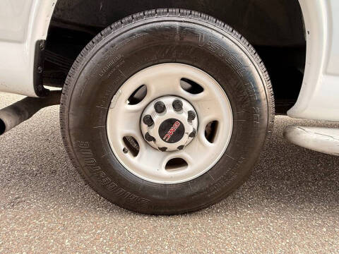 2023 GMC Savana 2500