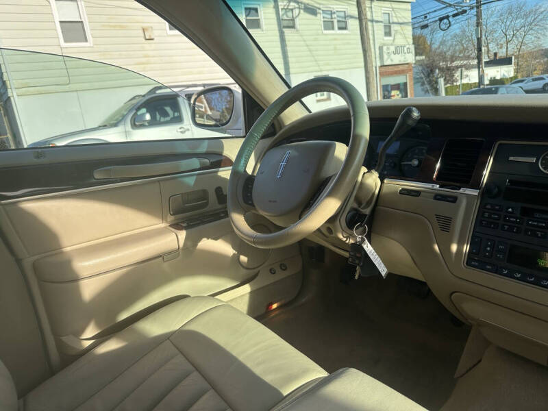 2007 Lincoln Town Car Signature