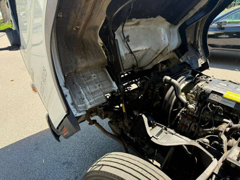 2017 Mitsubishi Fuso FE180