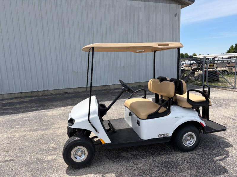 2018 E-Z-GO  Shuttle 4