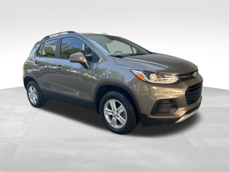 Used 2022 Chevrolet Trax LT with VIN KL7CJPSMXNB504969 for sale in Davie, FL