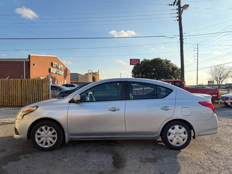 2016 Nissan Versa 1.6 SV