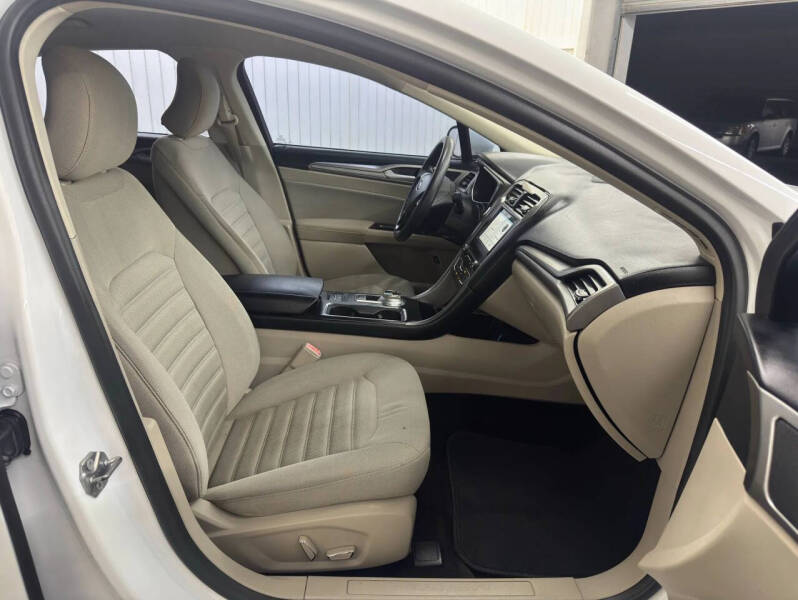 2017 Ford Fusion Hybrid SE