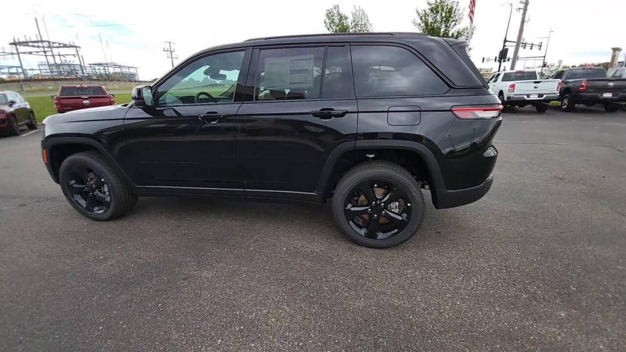 2024 Jeep Grand Cherokee for sale at Victoria Auto Sales in Victoria, MN