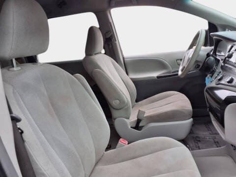 2013 Toyota Sienna L 7-Passenger