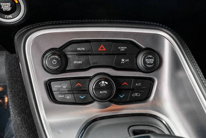 2020 Dodge Challenger SXT