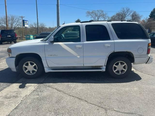 White 2005 GMC Yukon Denali AWD Denali 4dr SUV 2