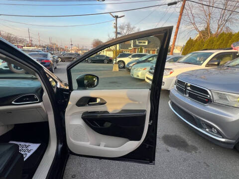 2023 Chrysler Pacifica Touring L