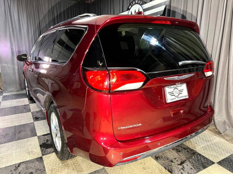 2017 Chrysler Pacifica Touring-L Plus