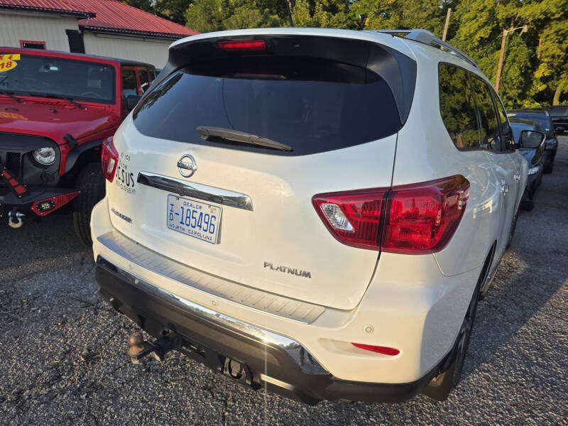 2018 Nissan Pathfinder Platinum