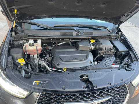 2021 Chrysler Pacifica Touring L