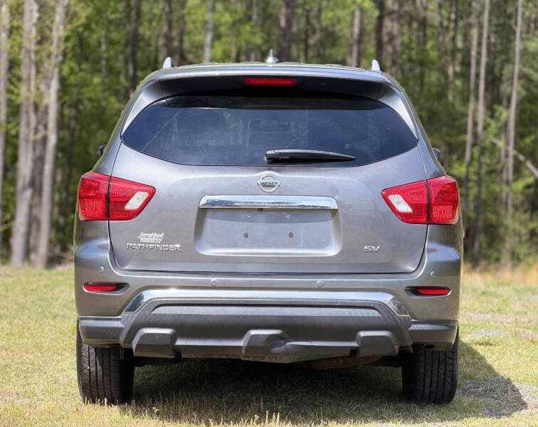 2020 Nissan Pathfinder SV