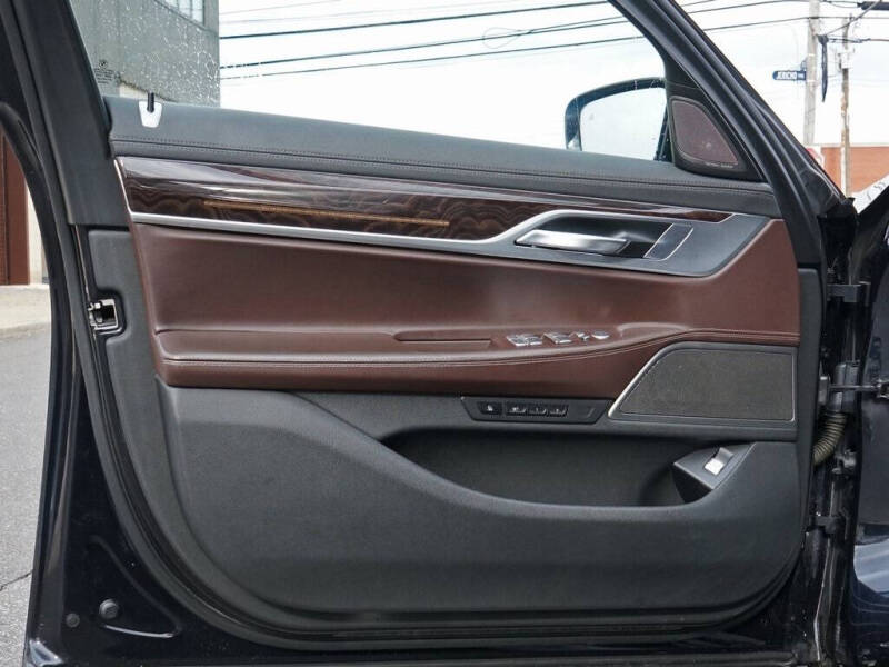 2022 BMW 7 Series 750i xDrive