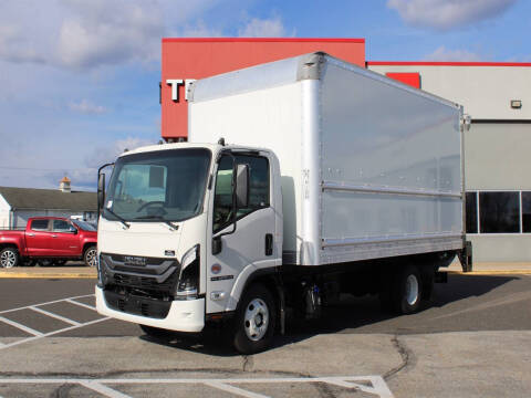 2025 Isuzu NPR-HD